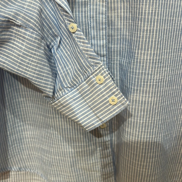 FOREVER 21 • Oversized Button Up • Size Small • 100% Cotton - Picture 2 of 8